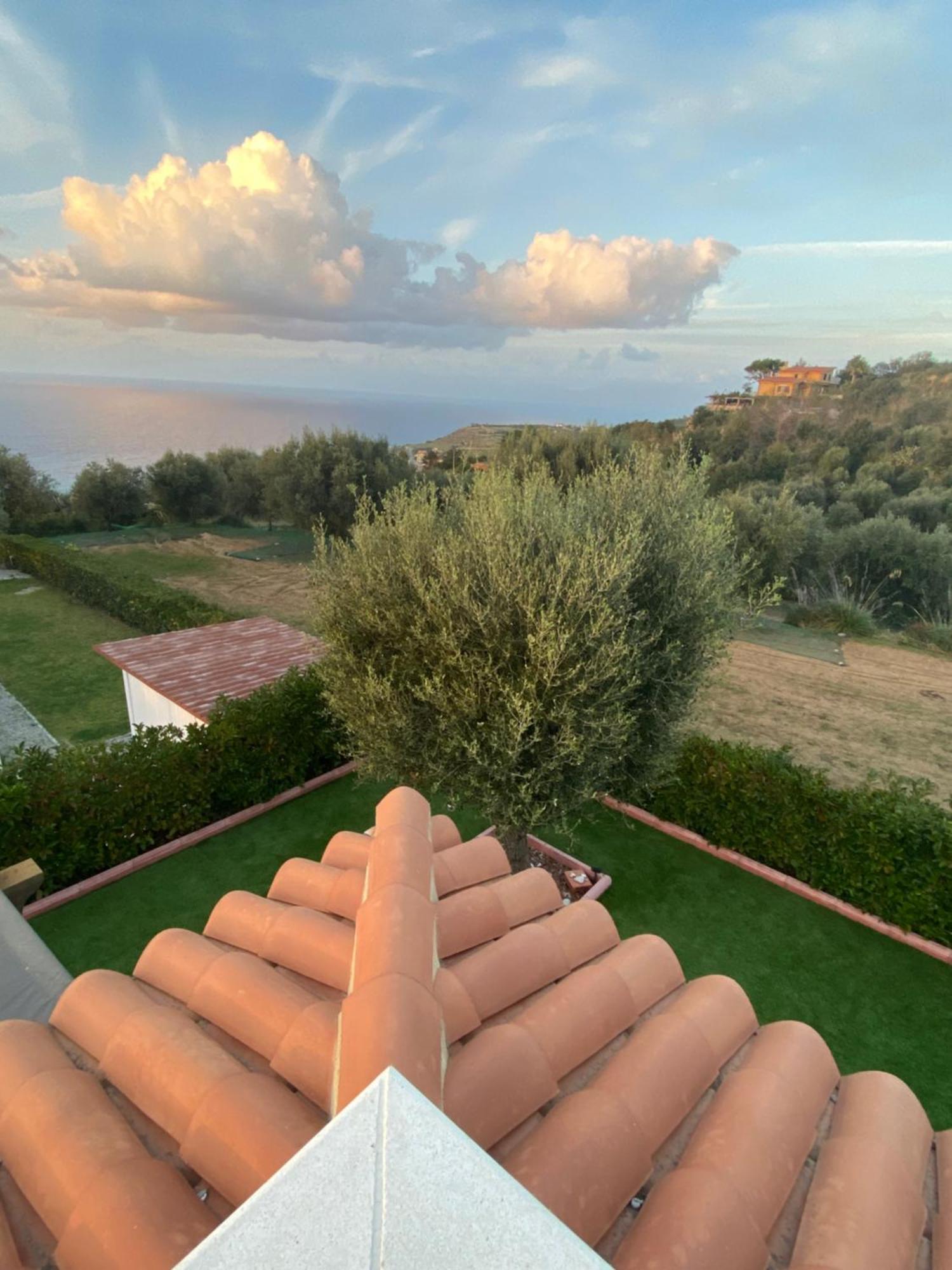 Villa Nove - Residence Dei Fiori แซมโบรเน ภายนอก รูปภาพ